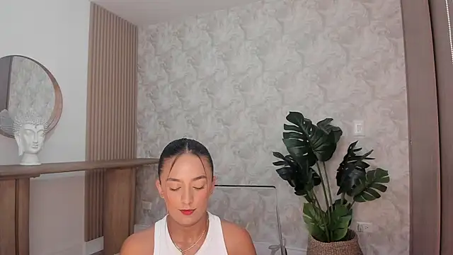 wandathompson  online show from July 10, 11:21 am