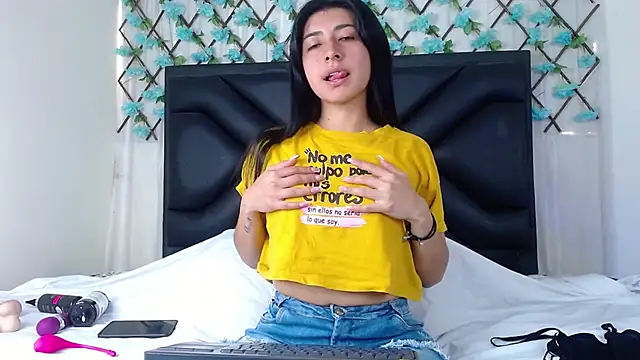 EmmaWilliamss online show from December 19, 2:42 pm