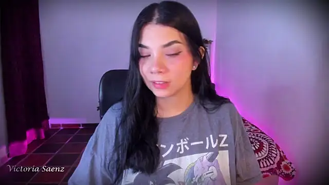 victoriaasaenz  online show from April 16, 12:44 am