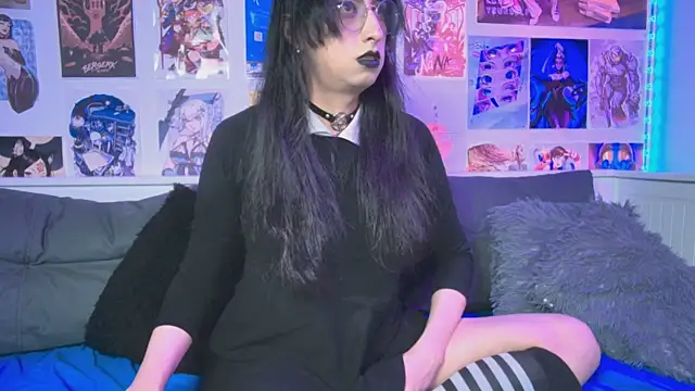 snowblack  online show from October 4, 2:43 pm