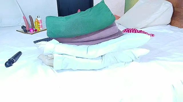 dannaahbrown online show from February 13, 6:31 pm