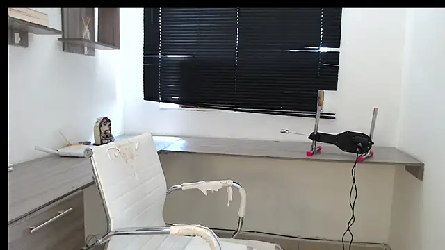 MIYESSI online show from September 8, 4:39 pm