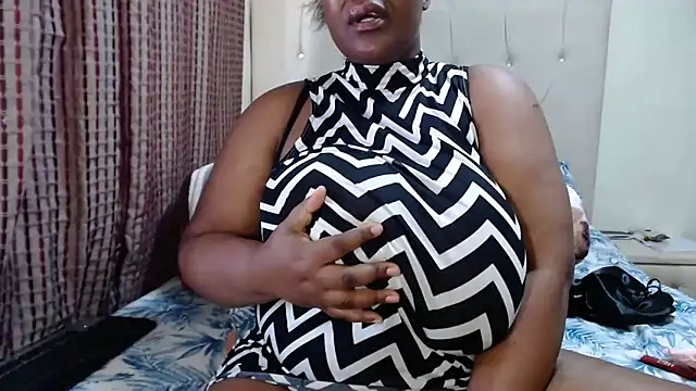 CHOCOLATEDARKBUSTYX online show from October 7, 8:30 am