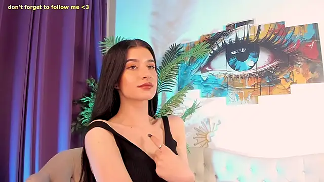 LauraCoy online show from July 4, 9:00 pm