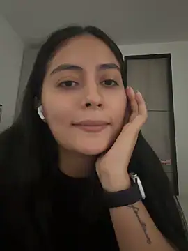 Sophie  Foxxx online show from April 15, 9:48 pm