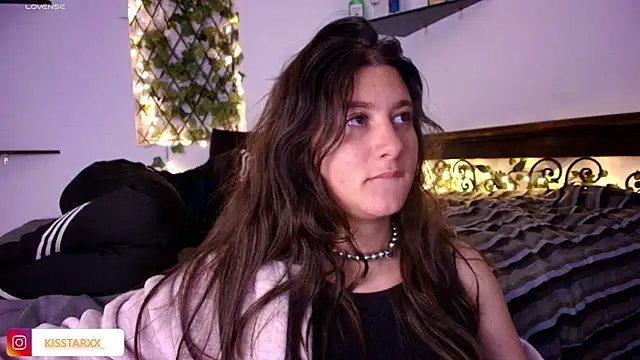 kisstarxxx online show from May 16, 5:43 am