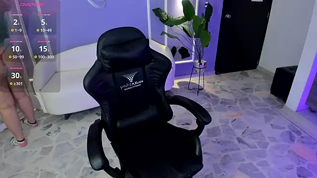 martinasaez online show from September 15, 8:16 pm