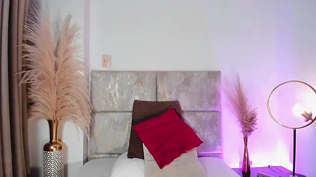 NoraDasilva online show from October 3, 12:38 am