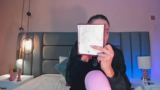 NoraDasilva online show from October 16, 12:35 am