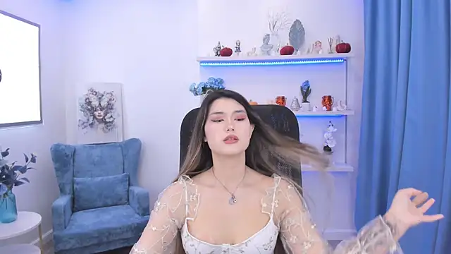 AnneTLi online show from October 17, 4:37 am