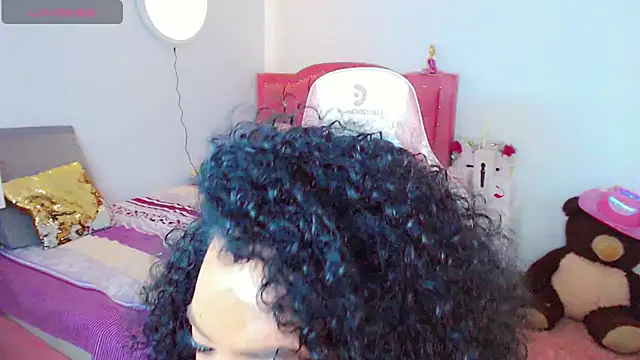 Tanedra collings online show from December 18, 1:21 am