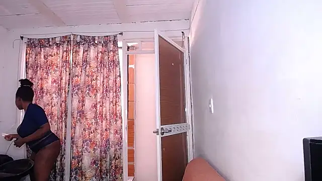 yselahot online show from September 25, 5:44 pm