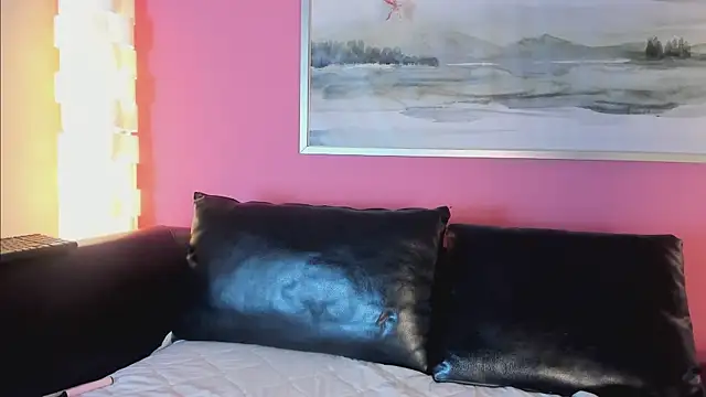 Tiffanysurez  online show from February 7, 2:26 am