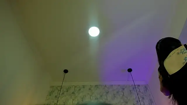 nalalye cruzz  online show from October 21, 3:32 am