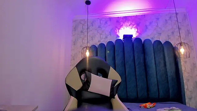 nalalye cruzz  online show from October 30, 3:20 am