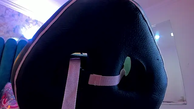 nalalye cruzz  online show from April 16, 3:07 am