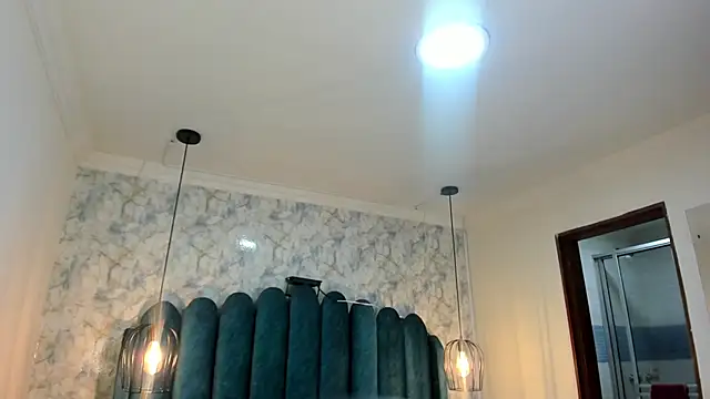 nalalye cruzz  online show from April 4, 3:05 am