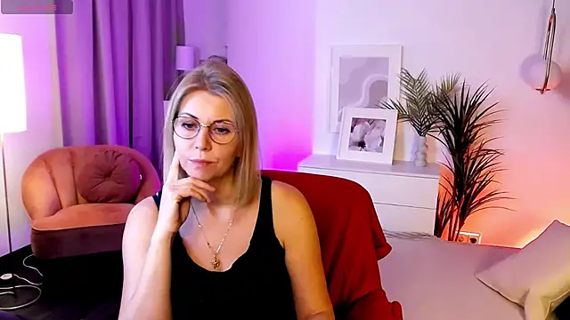 Annie Light online show from September 19, 6:12 am