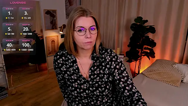 Annie Light online show from May 28, 6:44 am