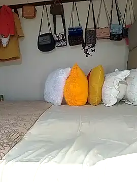 NicRaisaa online show from September 13, 6:21 am