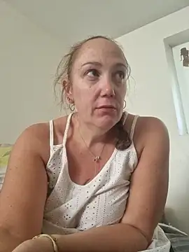 Wisie Cutie online show from October 5, 1:27 pm