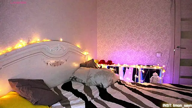 LillyMoure  online show from February 14, 10:56 pm