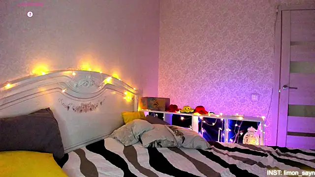 LillyMoure  online show from February 16, 11:04 pm