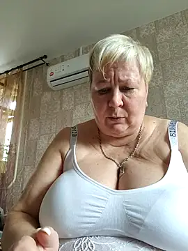 EffectFiona online show from September 18, 5:50 am