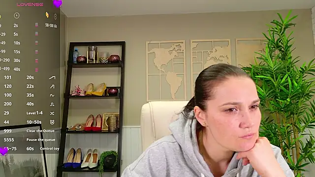 SelineSole online show from March 27, 4:08 pm