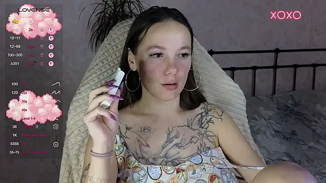 lil luna x online show from November 15, 7:59 pm