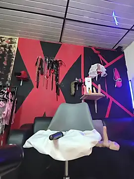 mal x online show from October 17, 12:52 pm