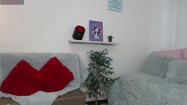 sofia perez    online show from October 10, 8:25 pm