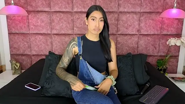 Taly Fox online show from May 8, 9:38 pm