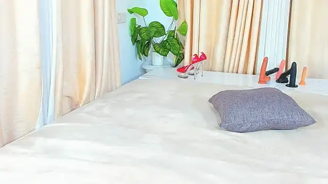 Yummy squirter online show from September 17, 8:51 pm