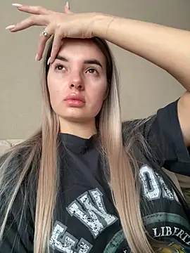 Donna Evans online show from November 6, 3:12 am