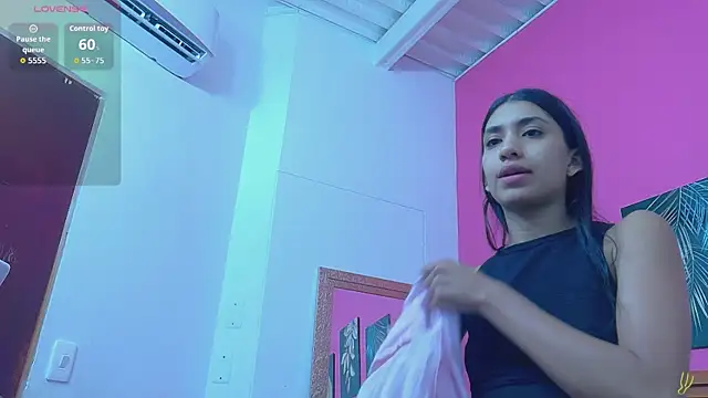 littlee emilyy  online show from May 28, 12:47 pm