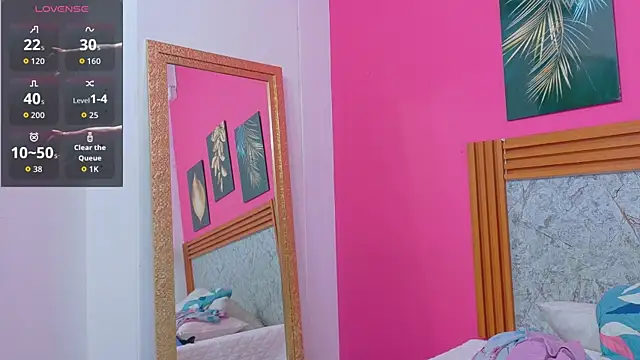 littlee emilyy  online show from April 17, 12:51 pm