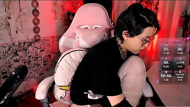 kitty roxy online show from September 17, 8:45 am