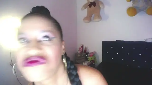 pamela guzmaan online show from October 28, 7:30 pm