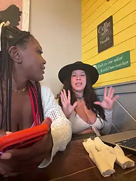 Bigbuttbrooklynn online show from October 14, 6:32 pm