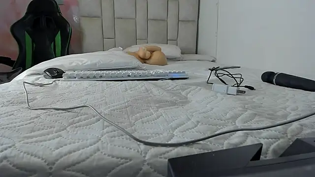 aida rose  online show from November 26, 6:42 pm