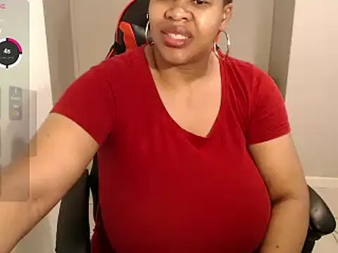 bustylisa1983 online show from October 2, 5:45 am