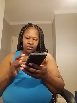 bustylisa1983 online show from July 30, 6:25 am