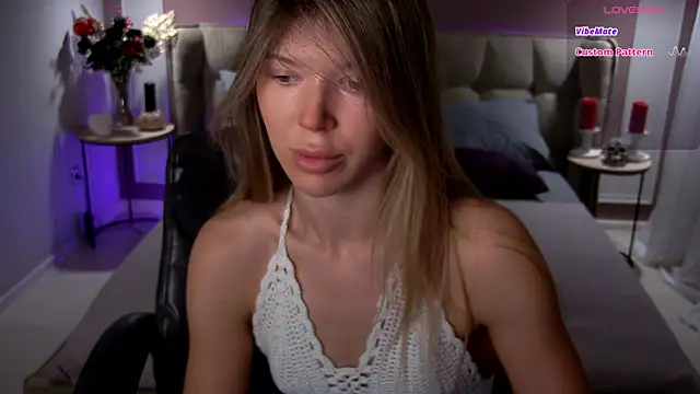 viviann evans online show from September 25, 1:04 am