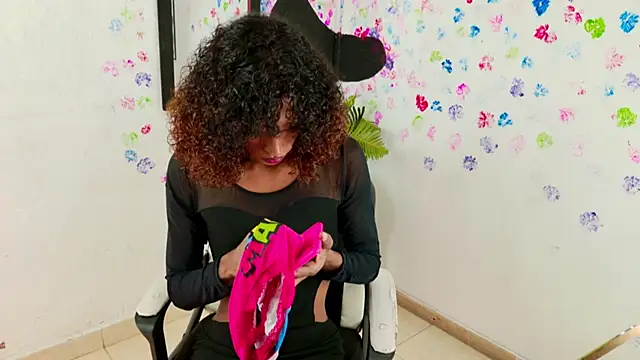 lau sil online show from September 28, 10:48 pm