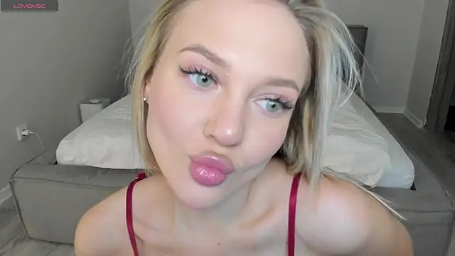 sarahphyllis online show from November 21, 8:00 pm