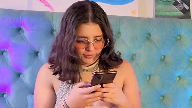 Paola Lyon  online show from March 16, 11:58 am