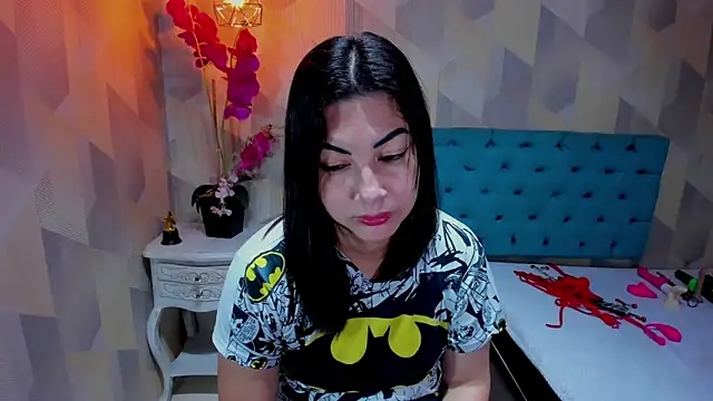 AdaFawxx online show from February 8, 5:11 am