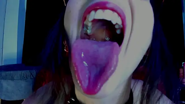 Kizzuky online show from November 26, 1:17 am