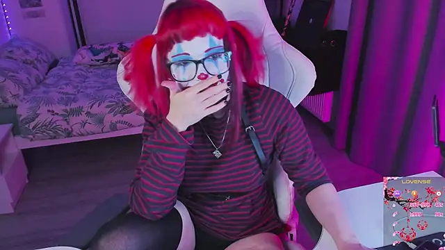 Yumi Youkai online show from October 11, 6:32 pm